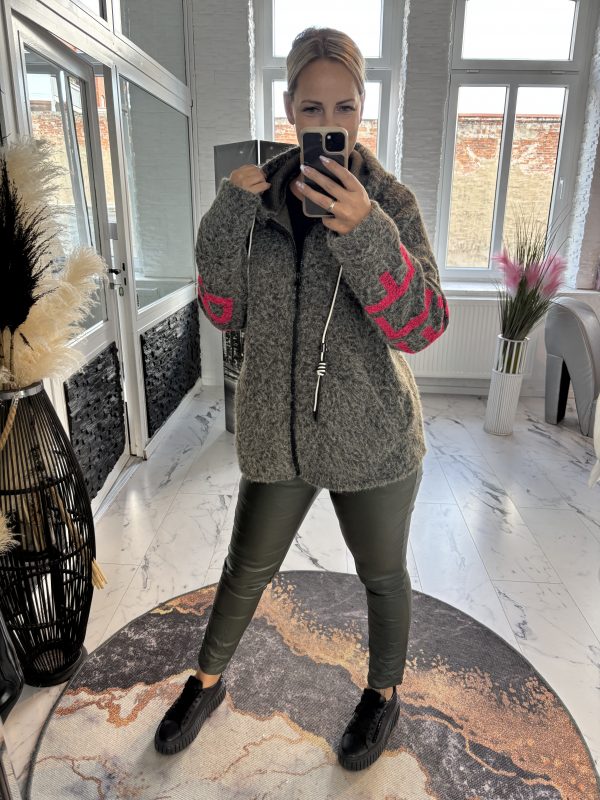 Leichte Jacke in Wolloptik mit Rückenprint khaki one Size 38-44 # 1013 – Bild 2