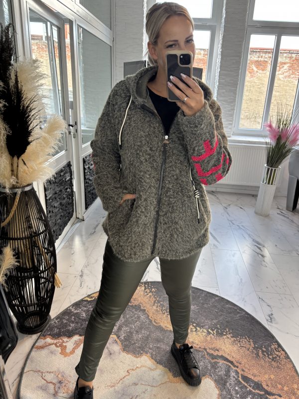 Leichte Jacke in Wolloptik mit Rückenprint khaki one Size 38-44 # 1013 – Bild 6
