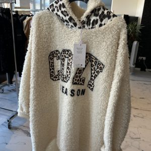 Doreen M. 1 Teil+ mütze, schal, jacke ,pulli